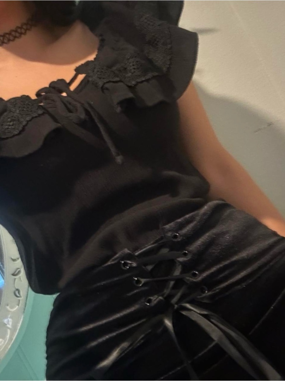 ROMWE Black Velvet High-Low Ruffle Skirt - Picture 5 of 7